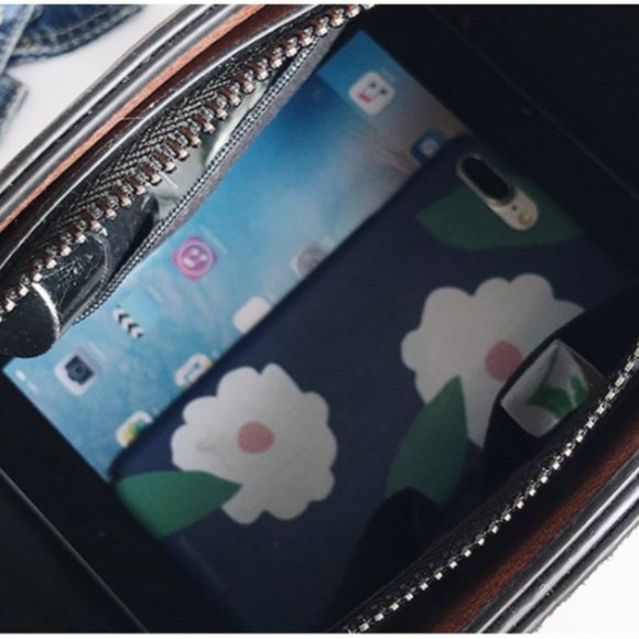 Duke Hudson- Leather Shoulder Bag - Picture 11 of 12